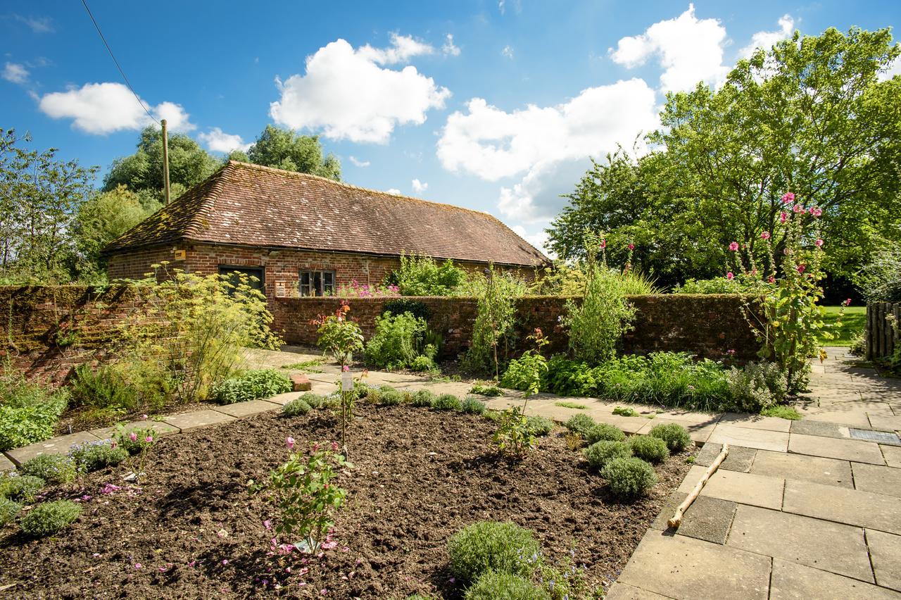All Hallows Farmhouse Hotel Wimborne Saint Giles Buitenkant foto
